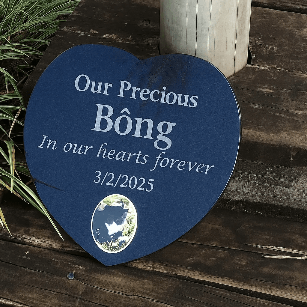 Bia mộ thú cưng hình trái tim Bia mộ thú cưng hình trái tim Granite có ảnh thực tế - Bia mộ thú cưng Granite hình trái tim có ảnh thực tế - Khắc laser màu sắc nét, tưởng niệm bền đẹp. - khắc laser sắc nét, bền đẹp theo thời gian